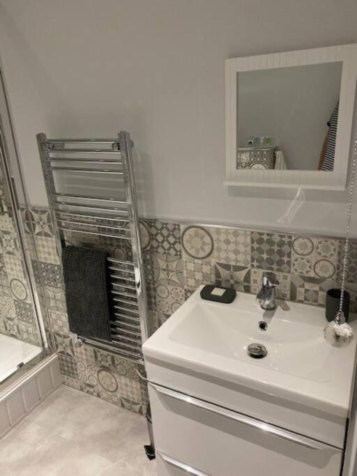 Luxury Mumbles View Studio Apartment Σουόνσι Εξωτερικό φωτογραφία